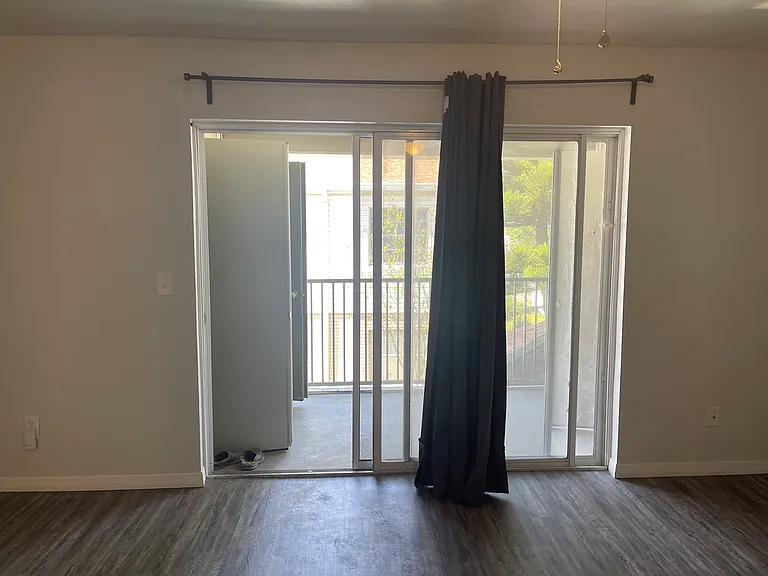 7210 N Manhattan Ave #621 — Photo 2