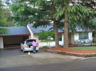 6270 SW Southwood Dr, Portland, OR 97219