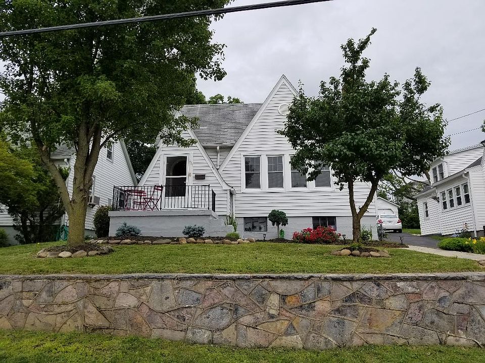1st image of 60 N Willow St
