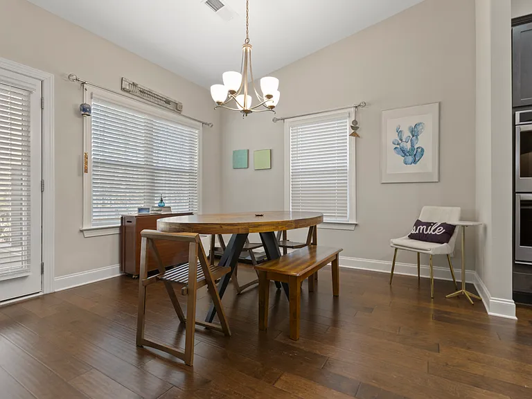 253 Woodward Way — Photo 14