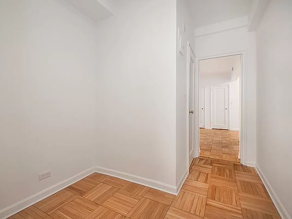 5th image of 333 W 57th St APT 709