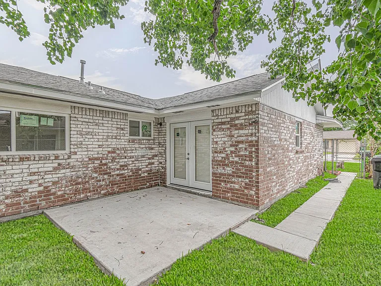 5003 Denoron Dr — Photo 5