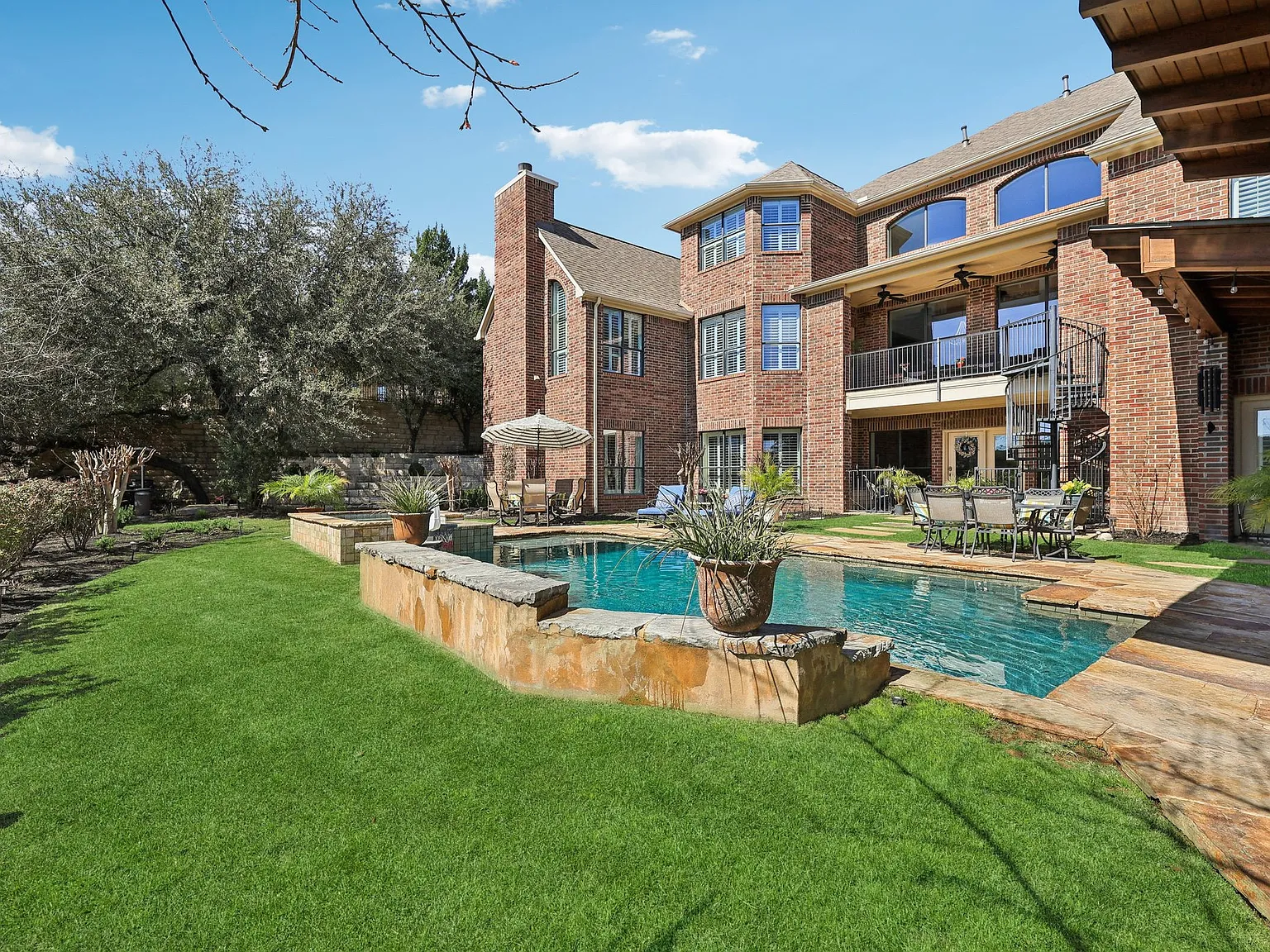 6 bed, 6850 sqft, $17,500 — Photo 4
