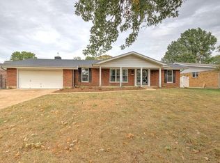 9420 Trillium Dr, Saint Louis, MO 63126