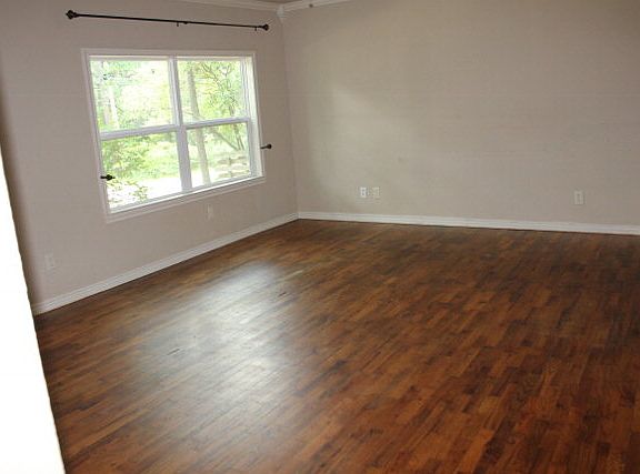 2nd image of 137 Hickory Trl