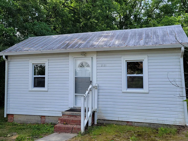 2121 Osborne Rd — Photo 1