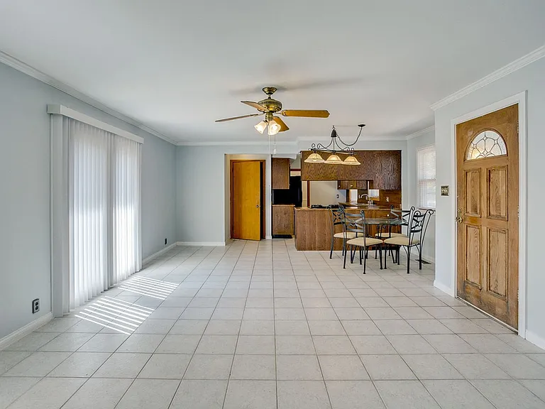 2110 Boudreau Dr — Photo 19
