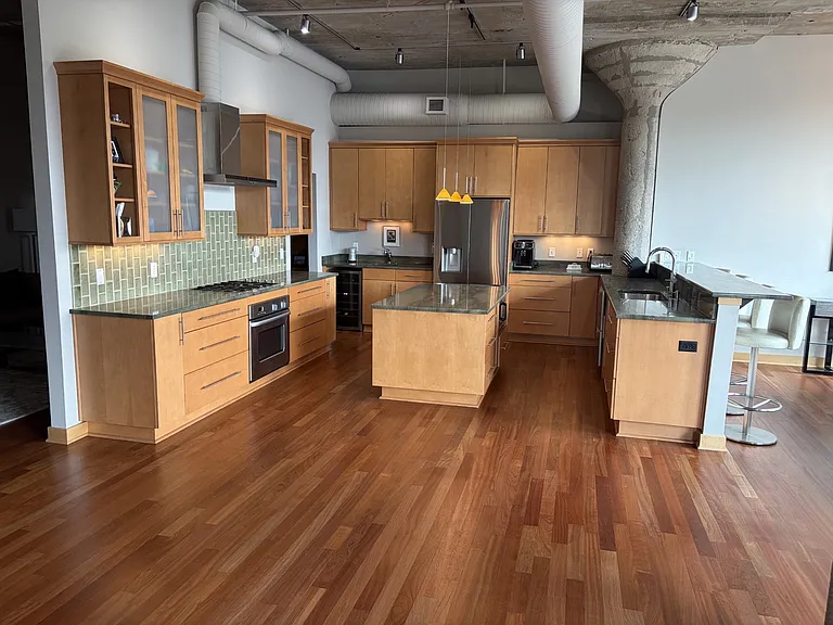 311 E Erie St #318 — Photo 2