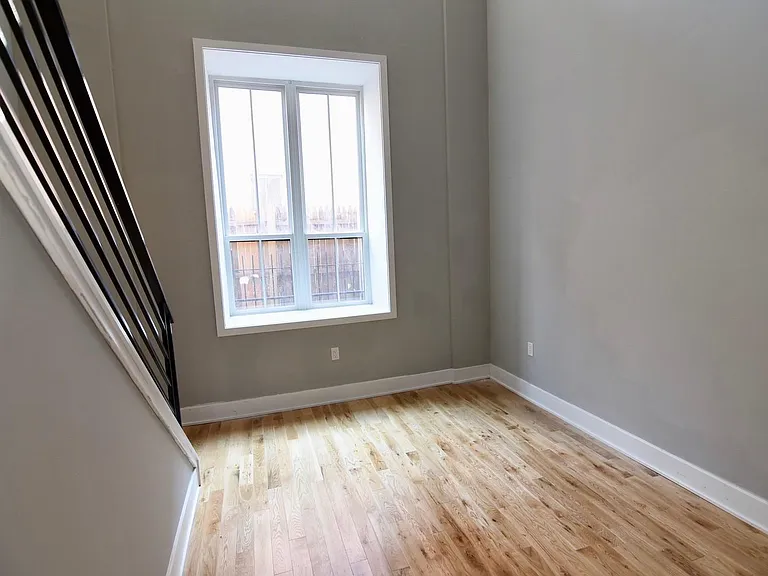 1525 W Girard Ave #105 — Photo 3