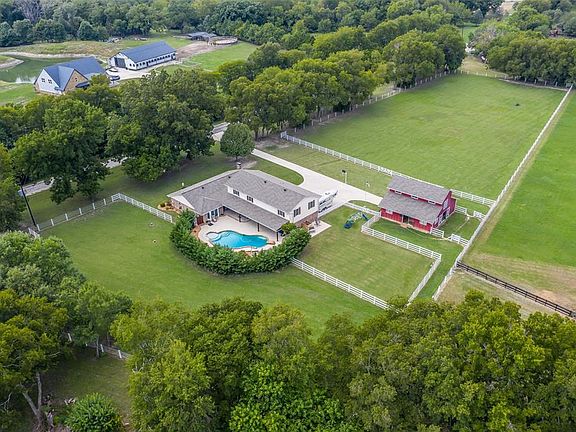 3rd image of 410 Highridge Ln