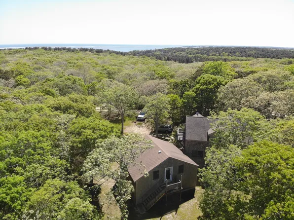 3 Jason Dr, Edgartown, MA 02539