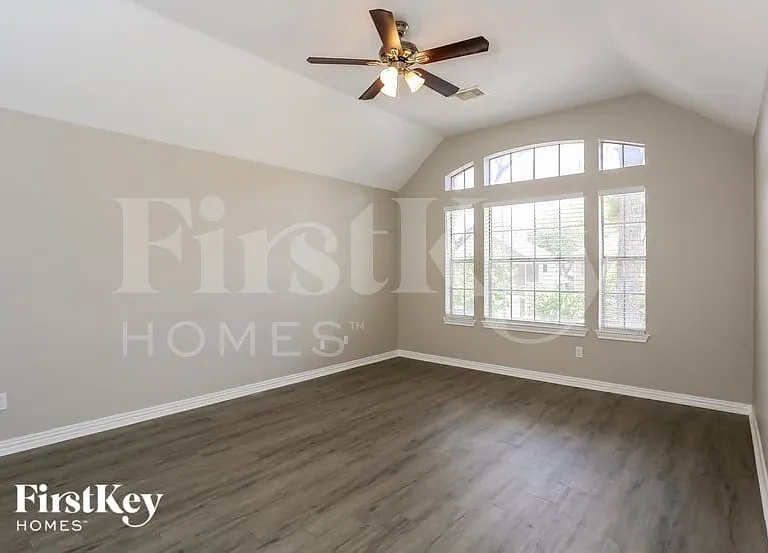 5711 Parryville Dr — Photo 10