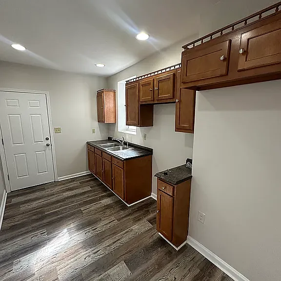 1308 Boyle St — Photo 7