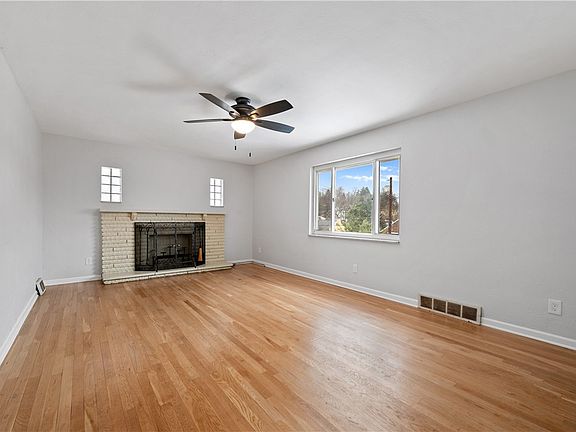 2nd image of 812 Parkway Ave