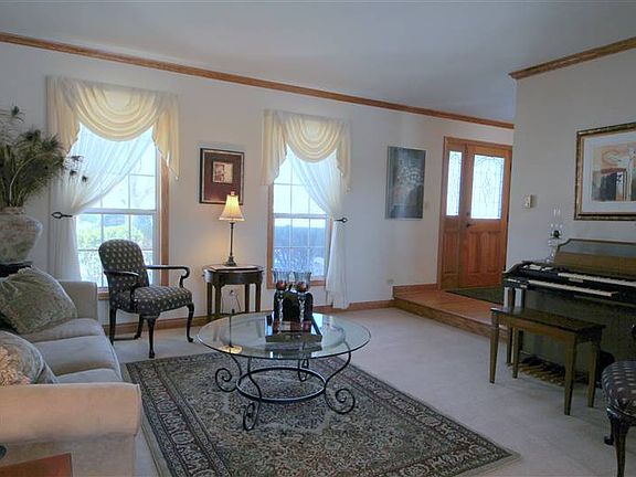 5th image of 227 Adler Dr