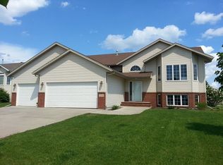 3394 Jefferson St S, Fargo, ND 58104