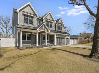 2208 Scott Rd, Northbrook, IL 60062