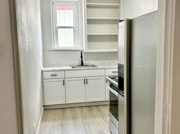 404 E Bond St UNIT 4