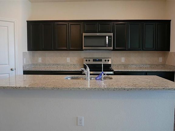 5th image of 1013 Pitch Pine Ct