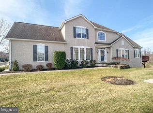 61 Betts Dr, Washington Crossing, PA 18977