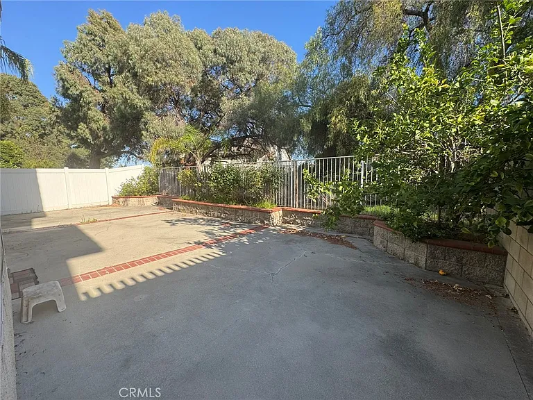 2121 Sun Ridge Dr — Photo 15