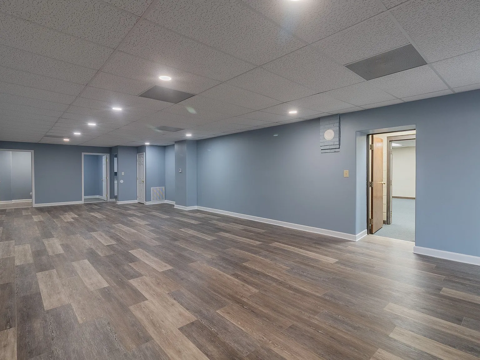 39 S Jackson Ave - Suite B - 1 — Photo 4
