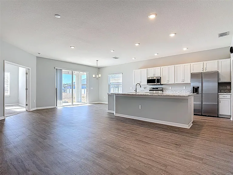 840 Sydney St — Photo 4