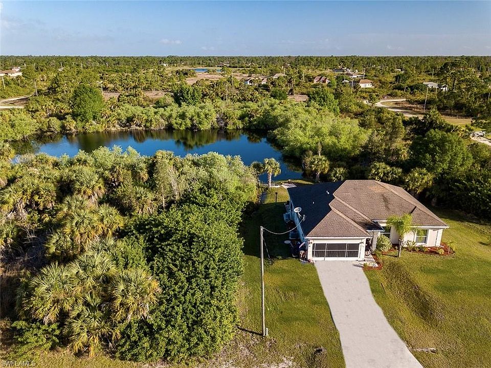 1st image of 933 Lakeside Dr