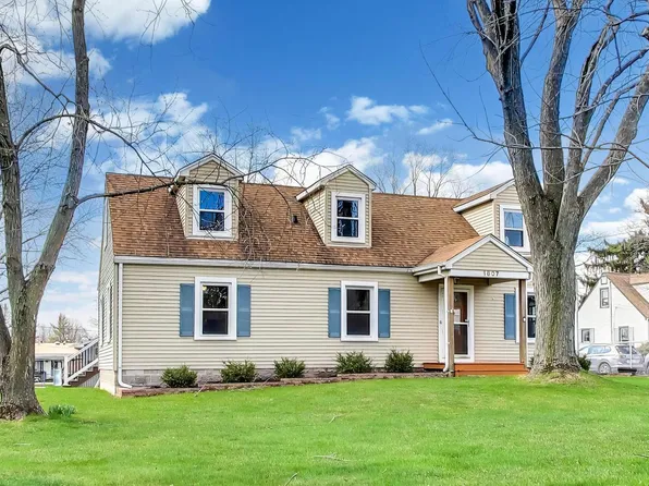 1607 W Plainfield Rd, La Grange Highlands, IL 60525