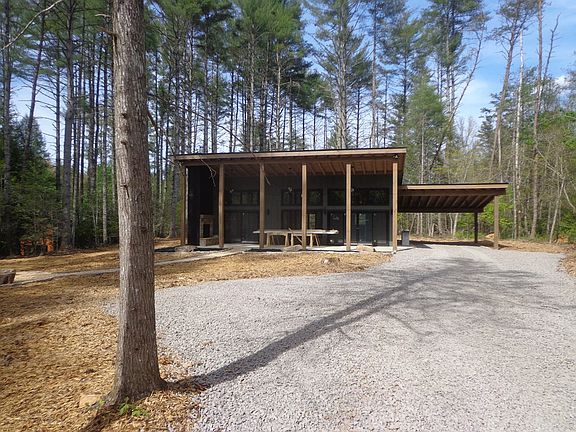 3rd image of 561 Woodland Trl