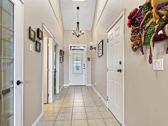 3rd image of 2842 Whatcom Rd #21