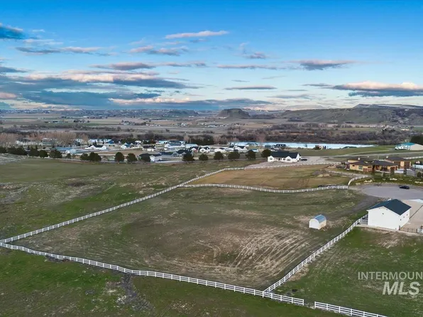 101 Twilight Trl, Marsing, ID 83639