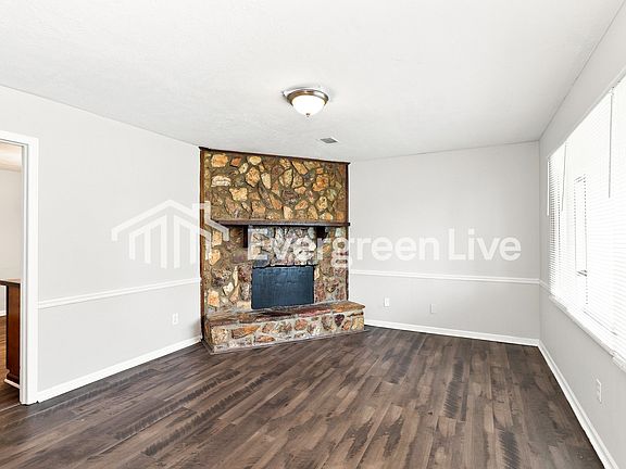 4th image of 3733 Fairington Dr
