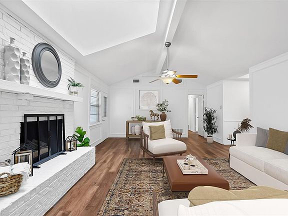 5th image of 2305 Newcastle Cir