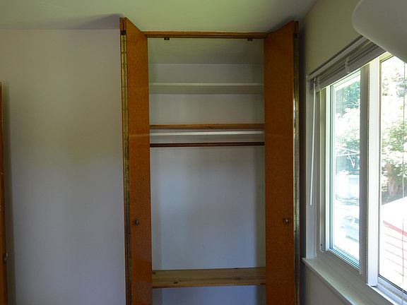 3rd image of 52 Stewart St #4