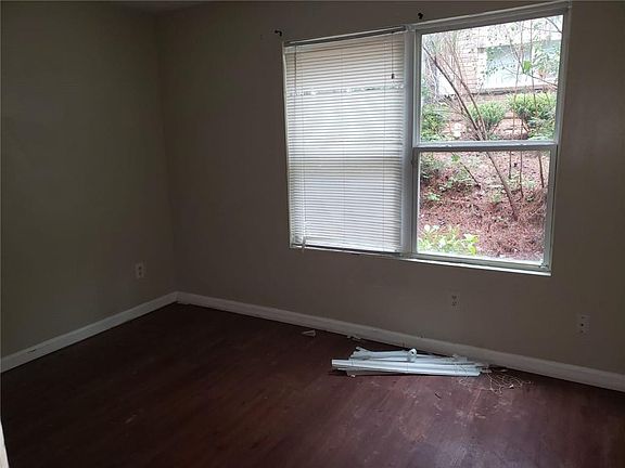 4th image of 7102 Fairington Village Dr