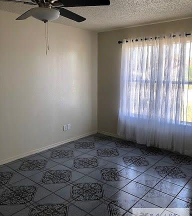 4th image of 614 Valle Alto Dr