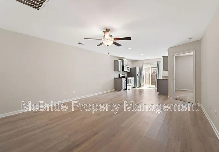 957 Madrid Ct — Photo 6