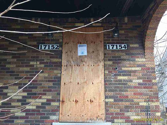 17152 Hickory