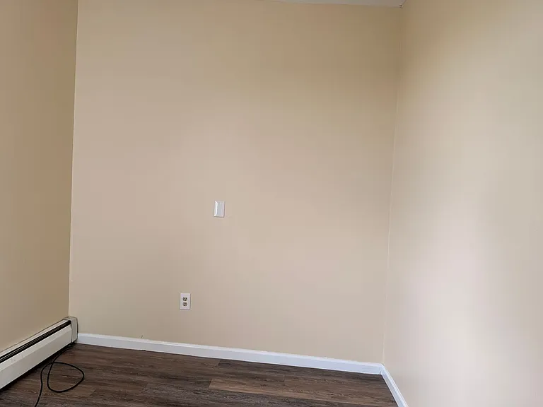 476 Wethersfield Ave — Photo 12