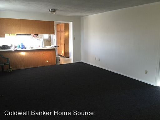 3rd image of 609 E Buena Vista St #A & B