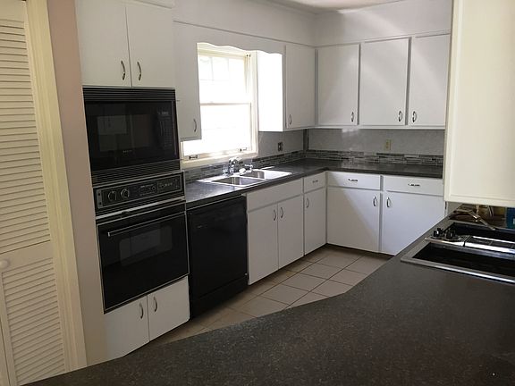 4th image of 706 Lois Ct