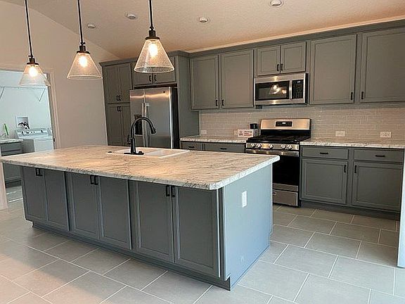 2nd image of 4702 Malone Cres