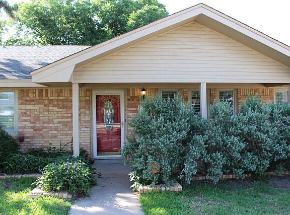 2nd image of 3956 Dumont Dr