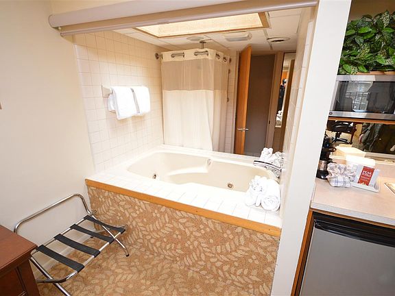 3rd image of 104 W Dixon Ave #33