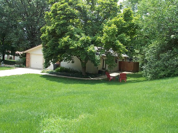 2nd image of 13025 Montmartre Dr