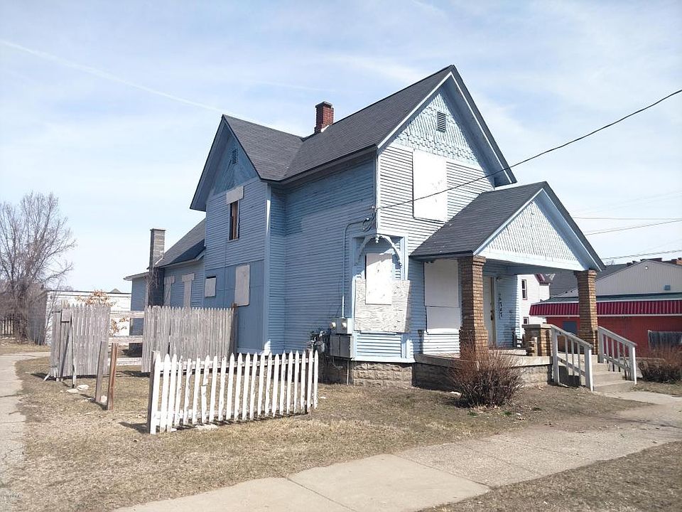 1st image of 747 Thomas St SE