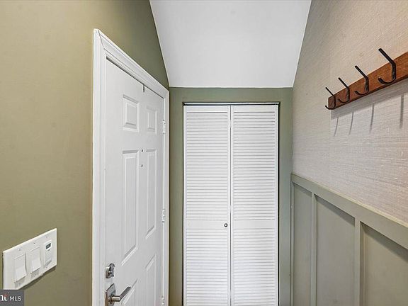 5th image of 2914 Yarling Ct