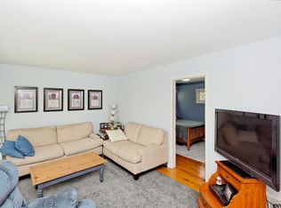 1103 Rollins Ave, Rensselaer, NY 12144