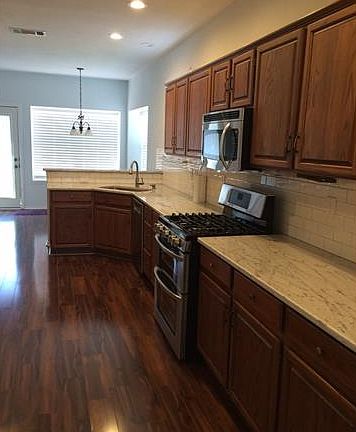 4th image of 301 Sycamore Dr